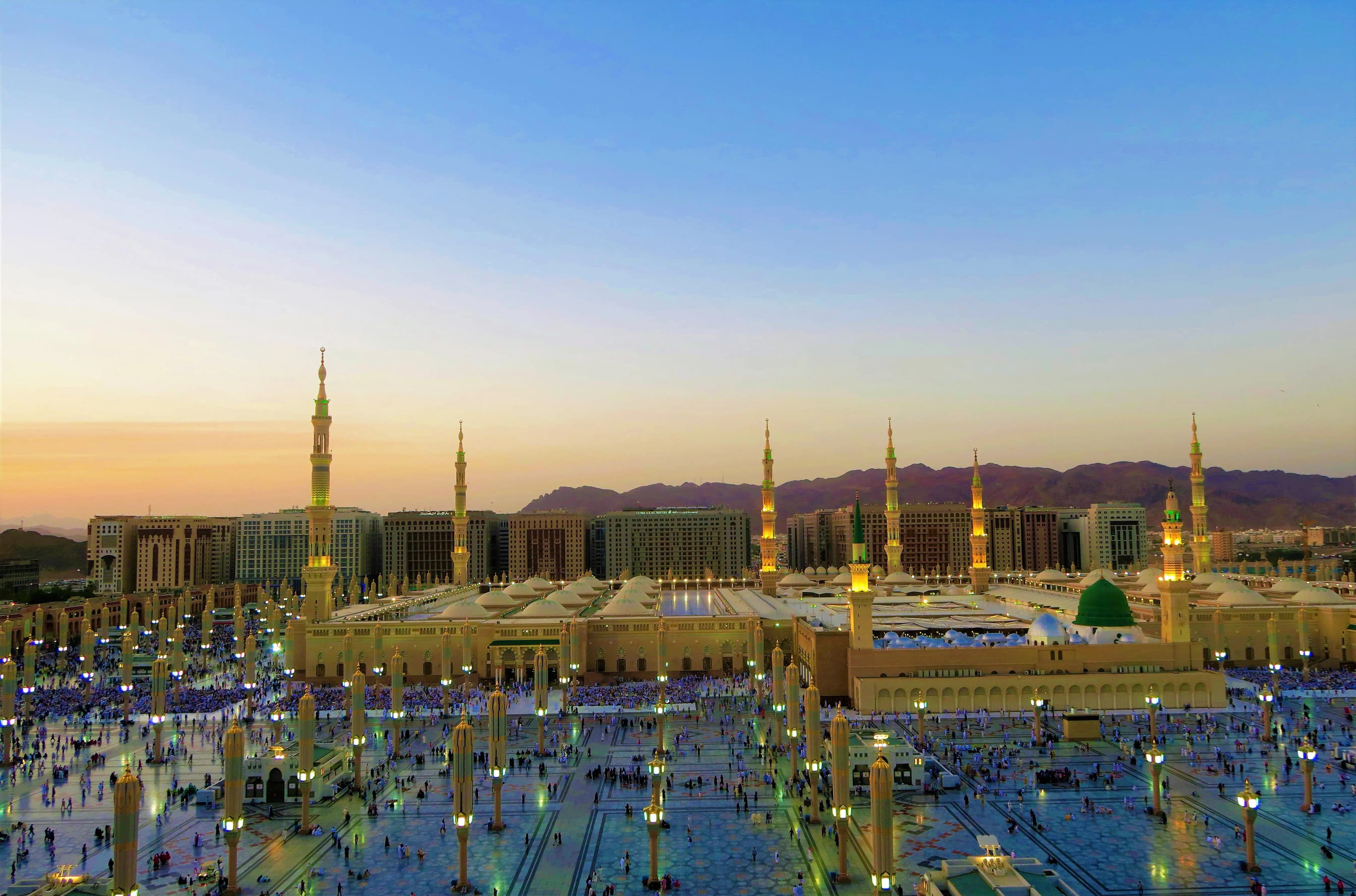 Prophet's Mosque in Medina with beautiful lighting